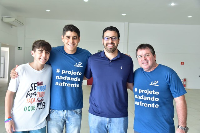 Projeto Nadando na Frente