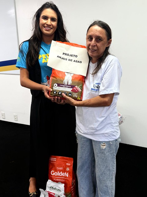 Entrega doações Pet Day AMMA