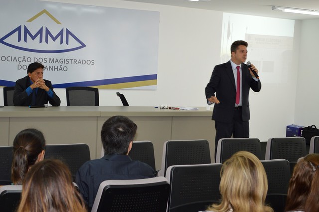 AMMA realiza debate sobre eleições municipais com novos juízes