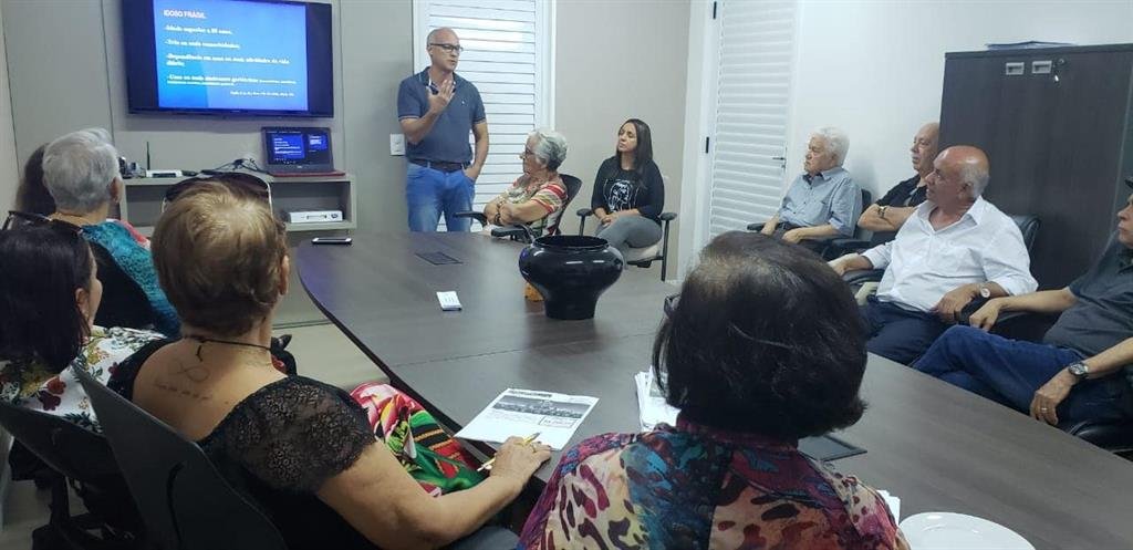 Aposentados e pensionistas participam da Manhã da Harmonia