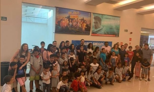 Muita diversão para a criançada em sessão de cinema especial oferecida pela AMMA