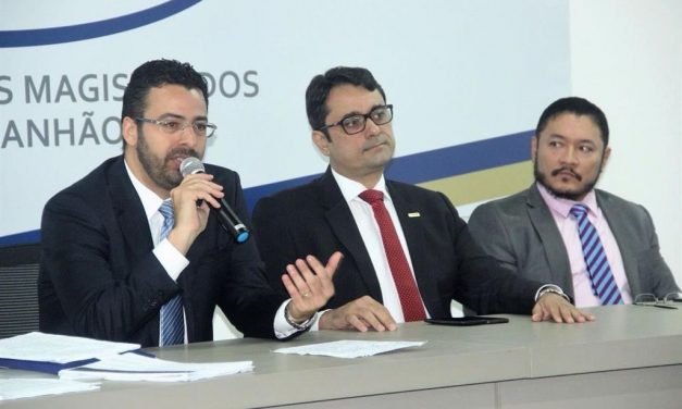 Magistrados e promotores debatem Reforma da Previdência, no auditório da AMMA