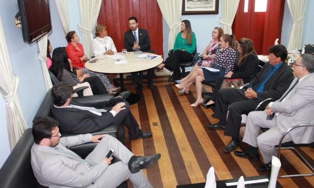 Diretores da AMMA visitam corregedora e entregam reivindicações da Magistratura