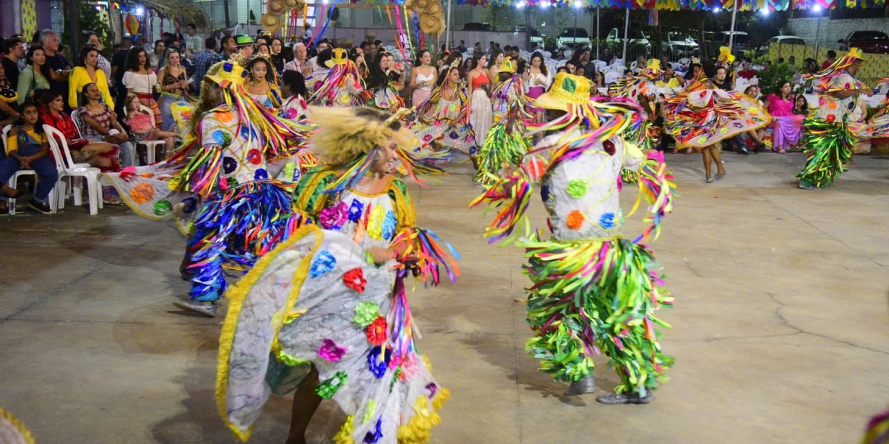 Grupos de bumba-bois, cacuriá e forró vão animar o AMMARRIÊ 2023; pulseiras já estão sendo entregues na sede da AMMA