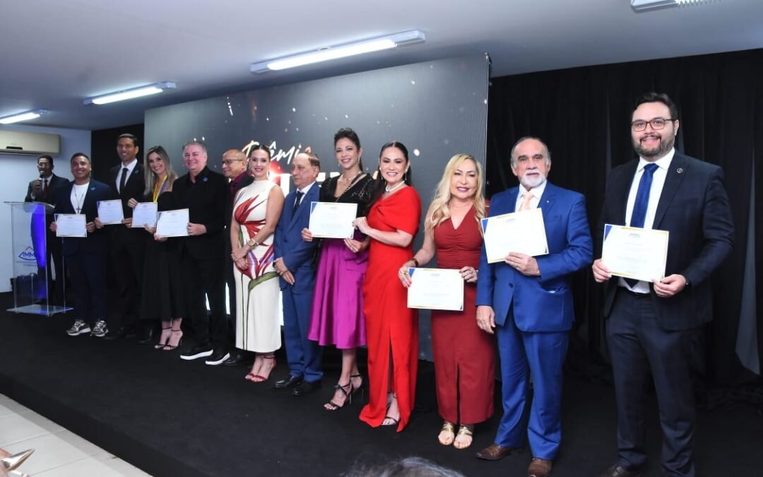 AMMA premia vencedores da Medalha Madalena Serejo 2025 em noite de reconhecimento, emoção e confraternização