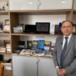Desembargador Lourival Serejo abre exposição sobre livros, artigos e de homenagens em gabinete do TJMA